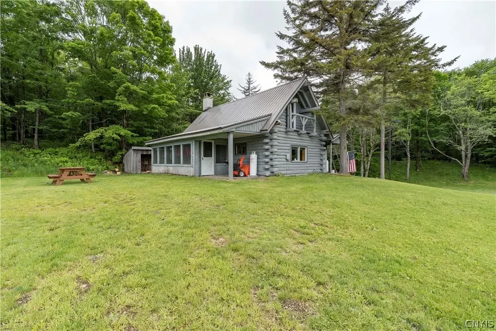 6803 Sears Pond Road, Montague