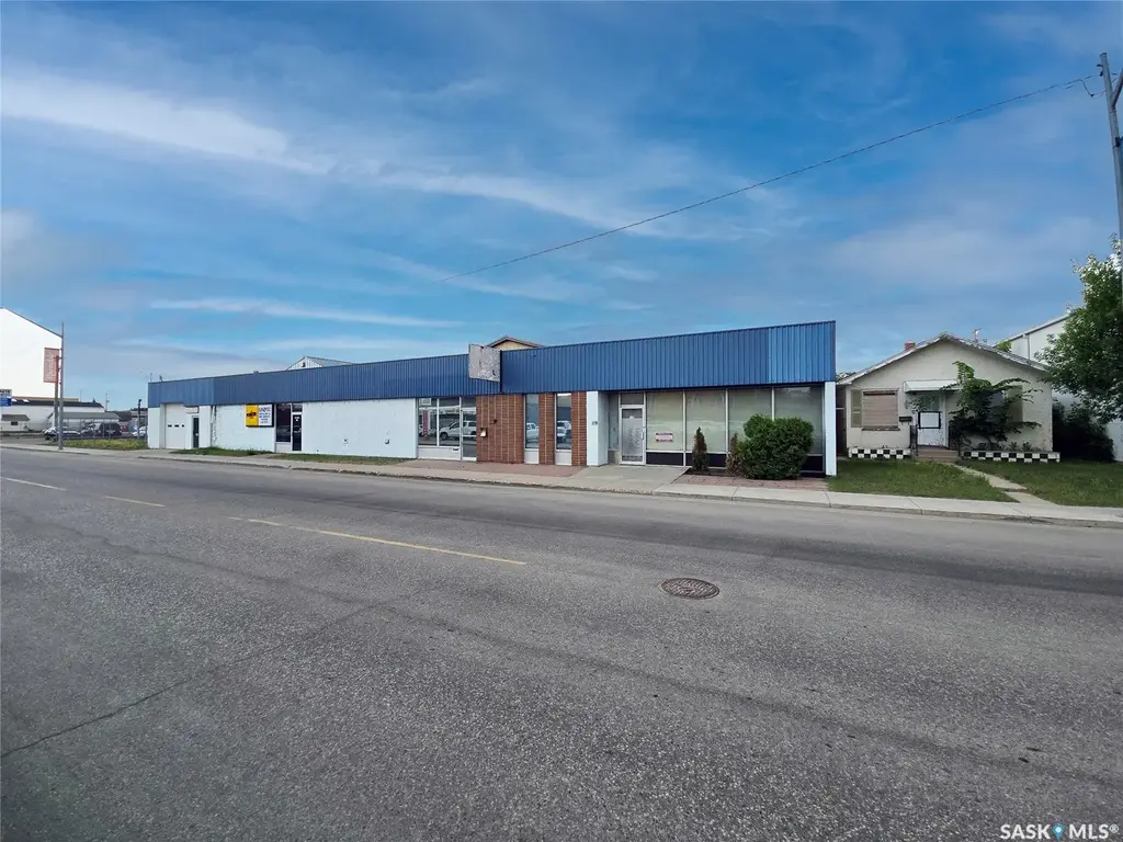 117-131 C Avenue S, Saskatoon