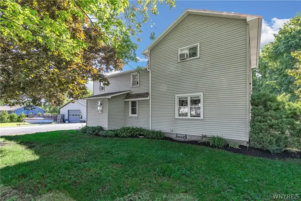 4877 Royalton Center Rd, Royalton