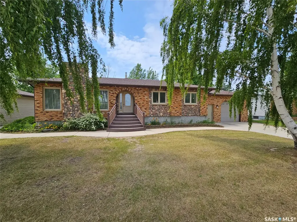 206 W 1st Street, Alida