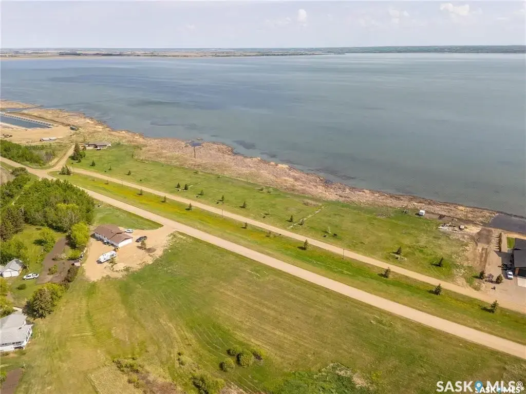800 Lakeshore Drive, Meota