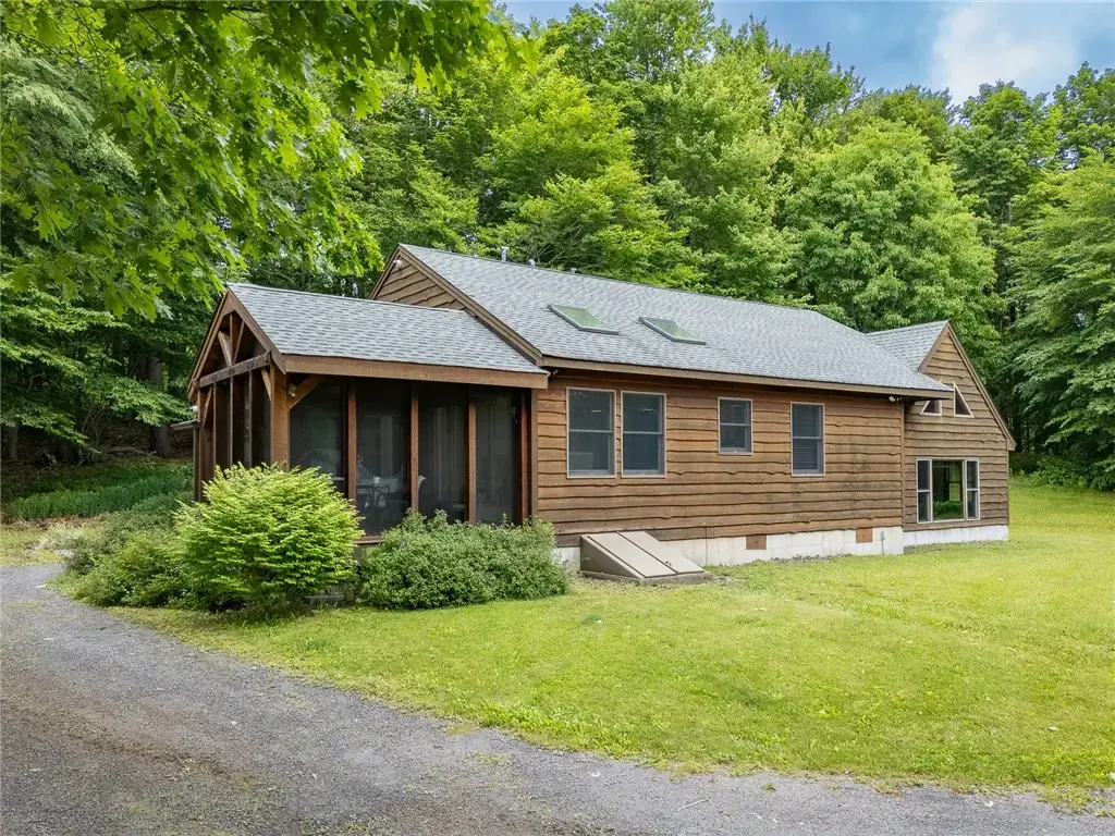 1260 W Peakes Brook Road, Meredith