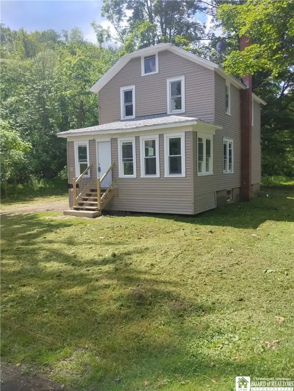 11 4th Avenue, Franklinville