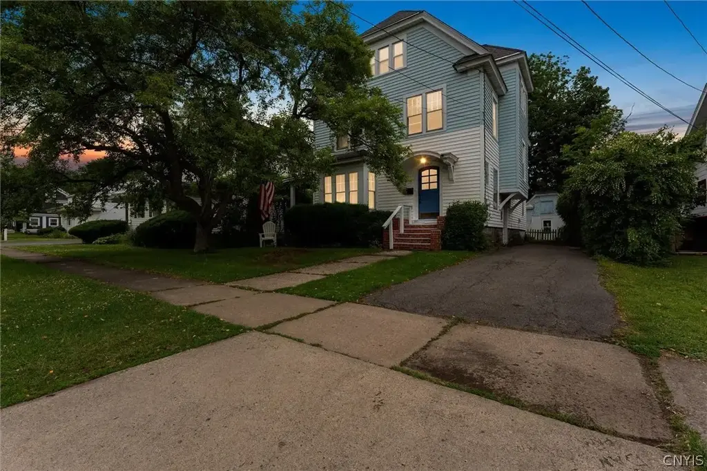 457 S 4th Street, Fulton