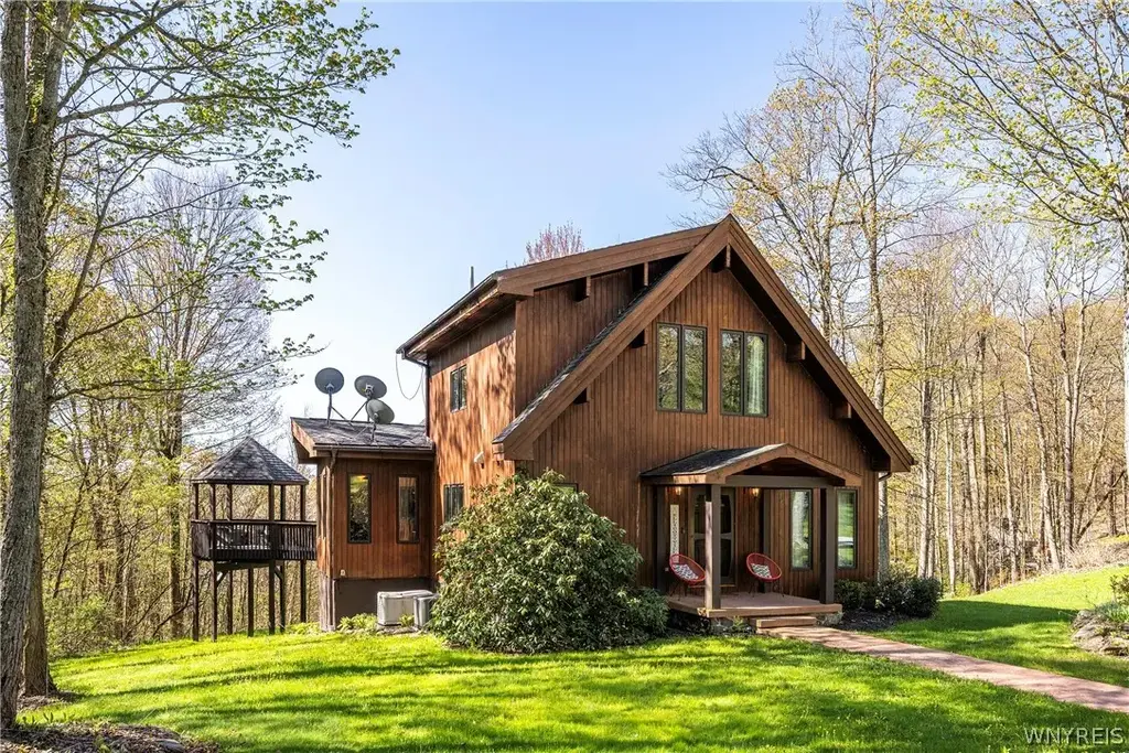 5996 Whig Street, Little Valley