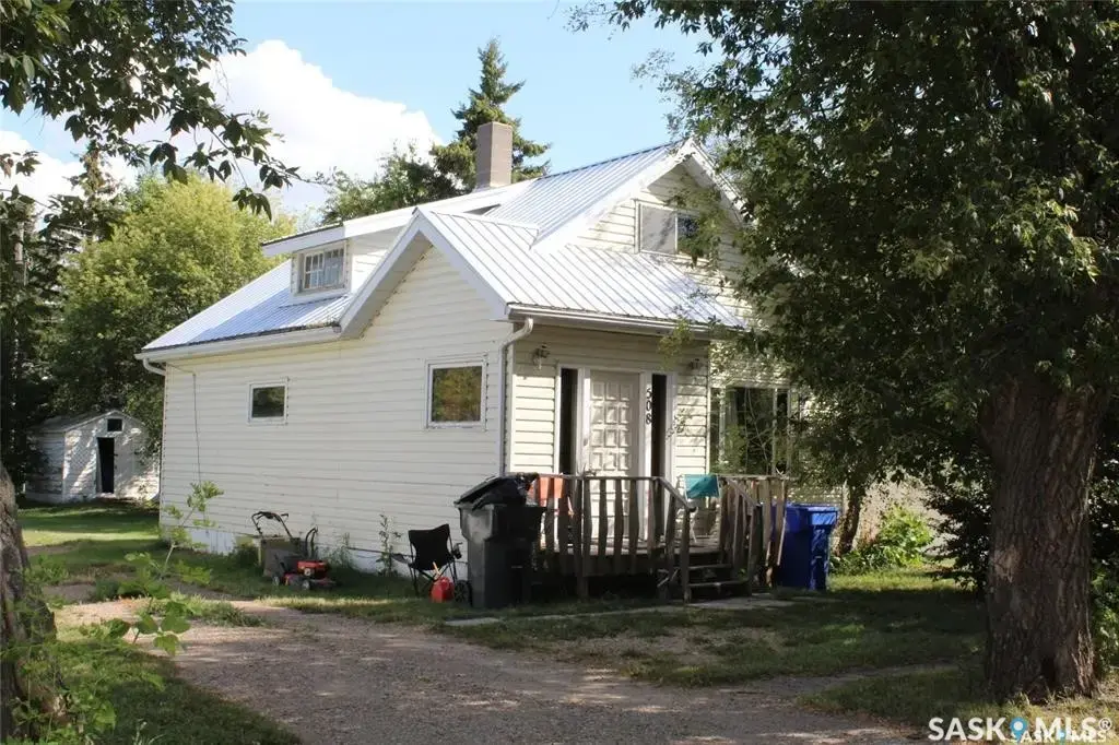 508 1st Avenue E, Lampman