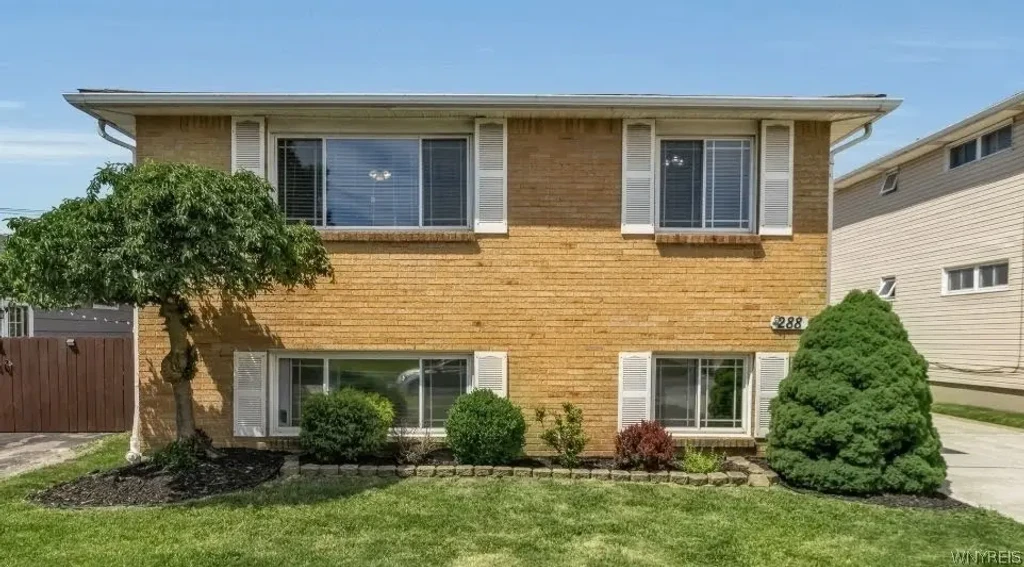 288 Meadowlawn Road, Cheektowaga
