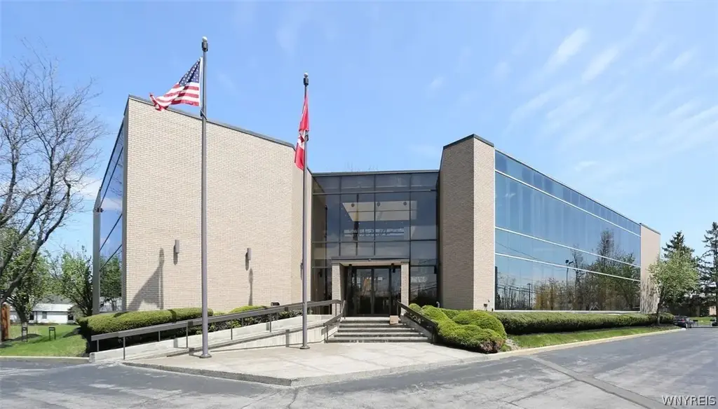 10 John James Audubon Parkway, Amherst