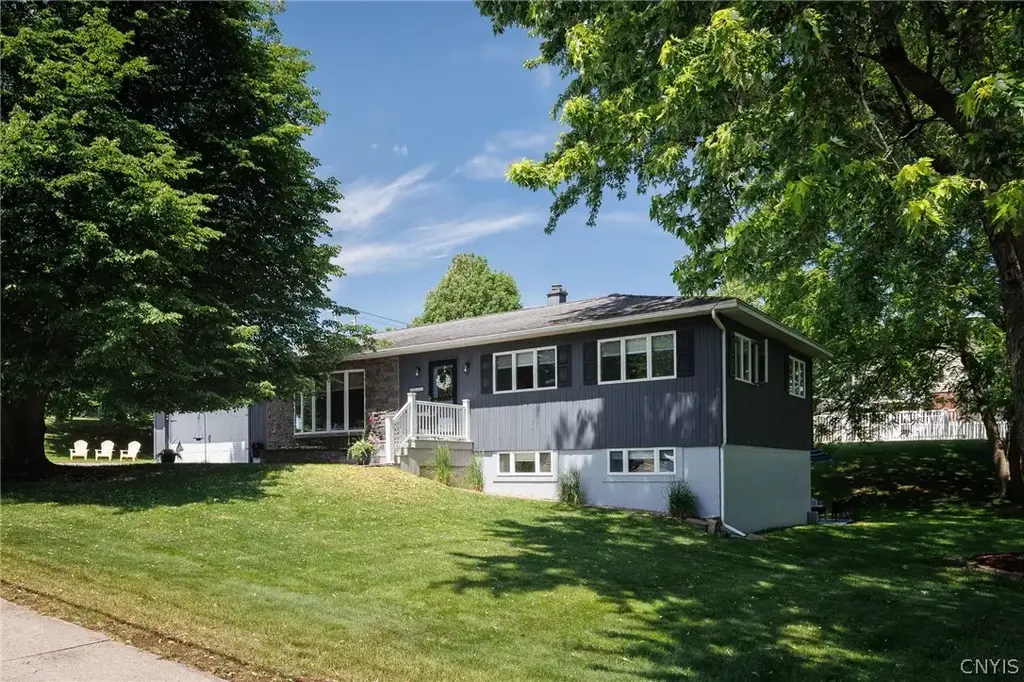 490 Barben Avenue, Watertown City