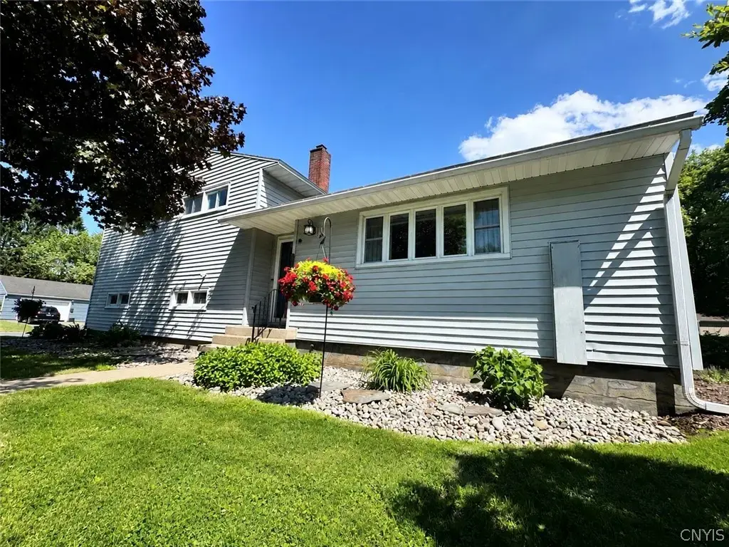 2515 Edgewood Road, Utica