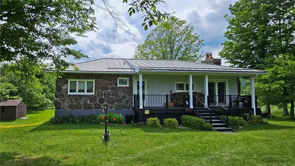 435 Squire Hill Rd, Roxbury