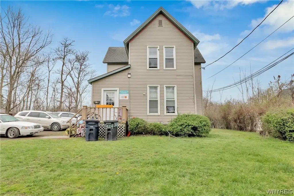 324 Temple Street, Pomfret