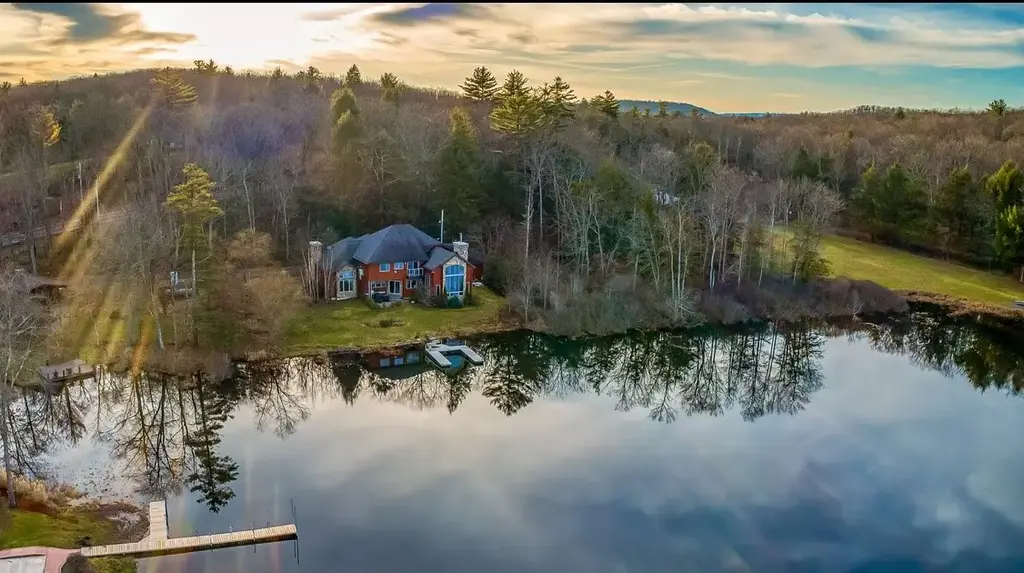 52 Ridge Runner Road, Hancock