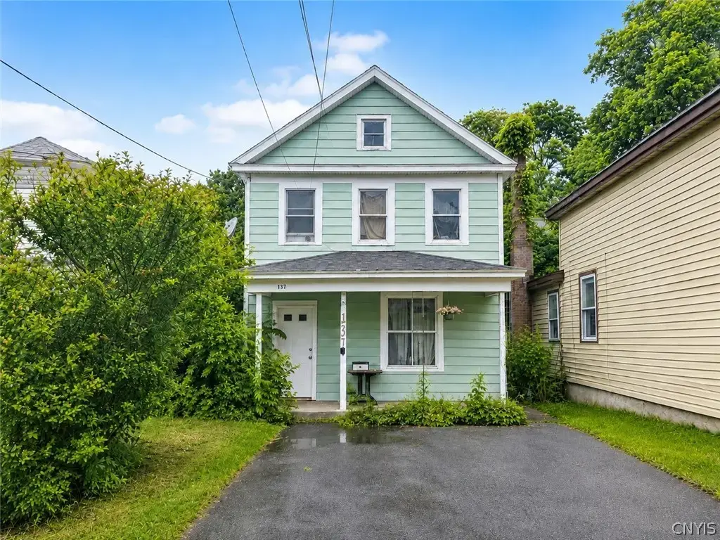 137 W Schuyler Street, Oswego