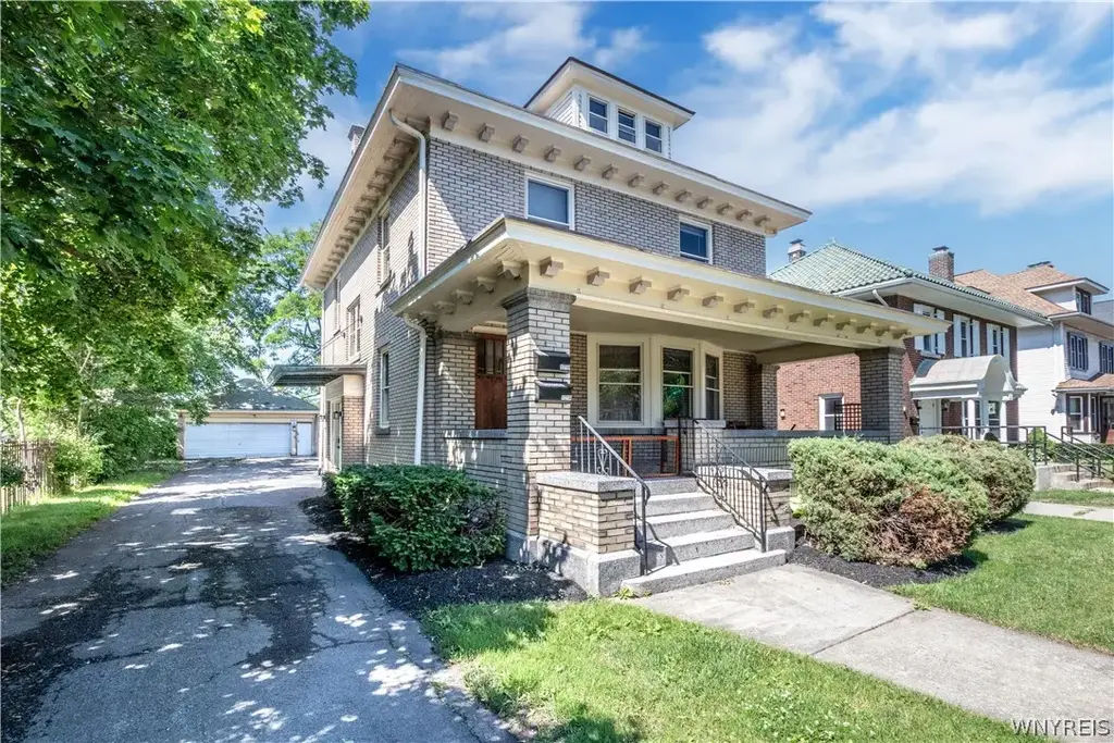 121 W Humboldt Parkway, Buffalo