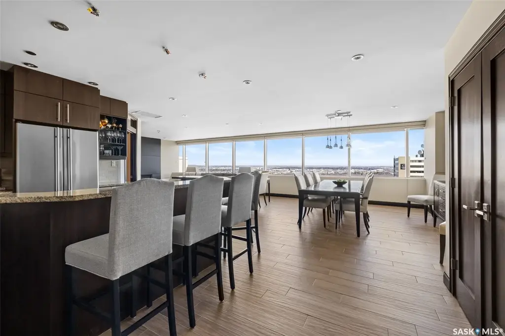1914 Hamilton Street Ph208, Regina