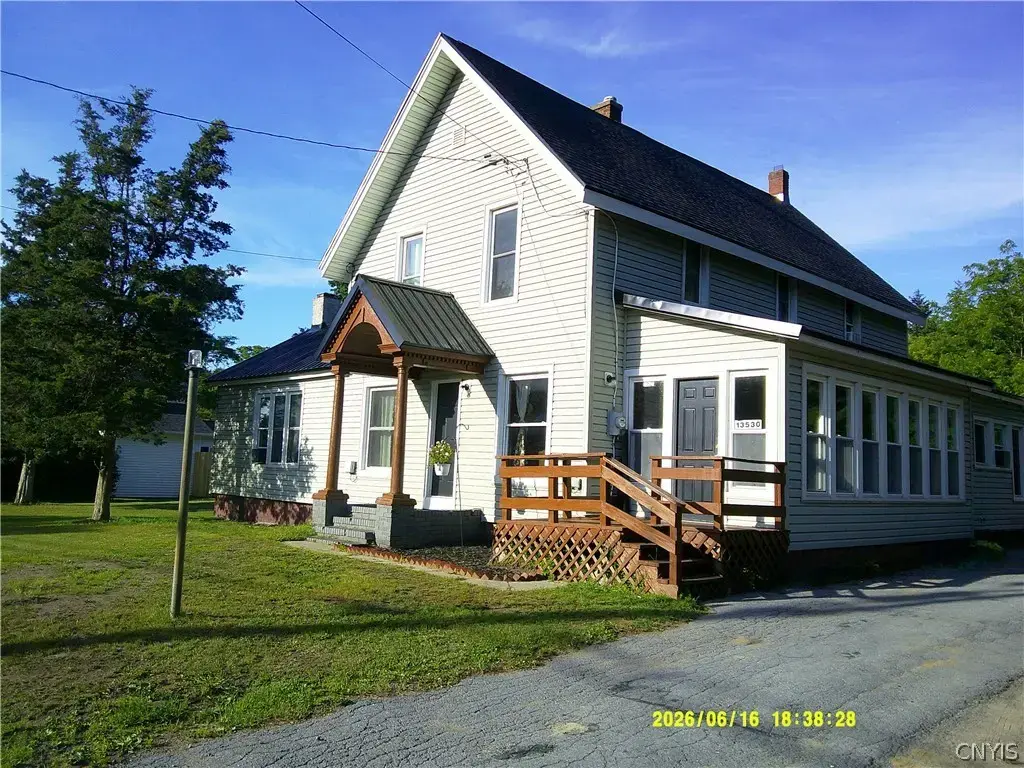 13530 North Street, Adams