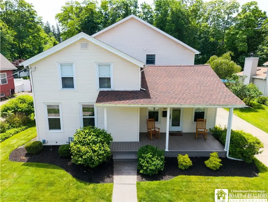 37 Liberty Street, Pomfret