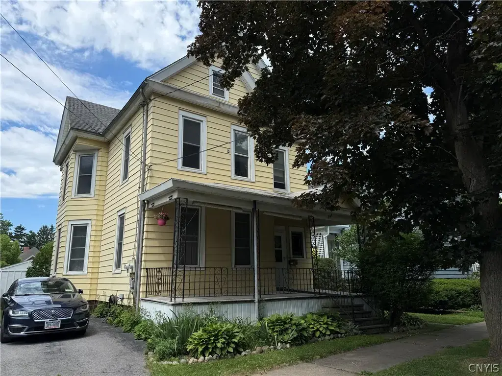 328 Elizabeth Street, Oneida