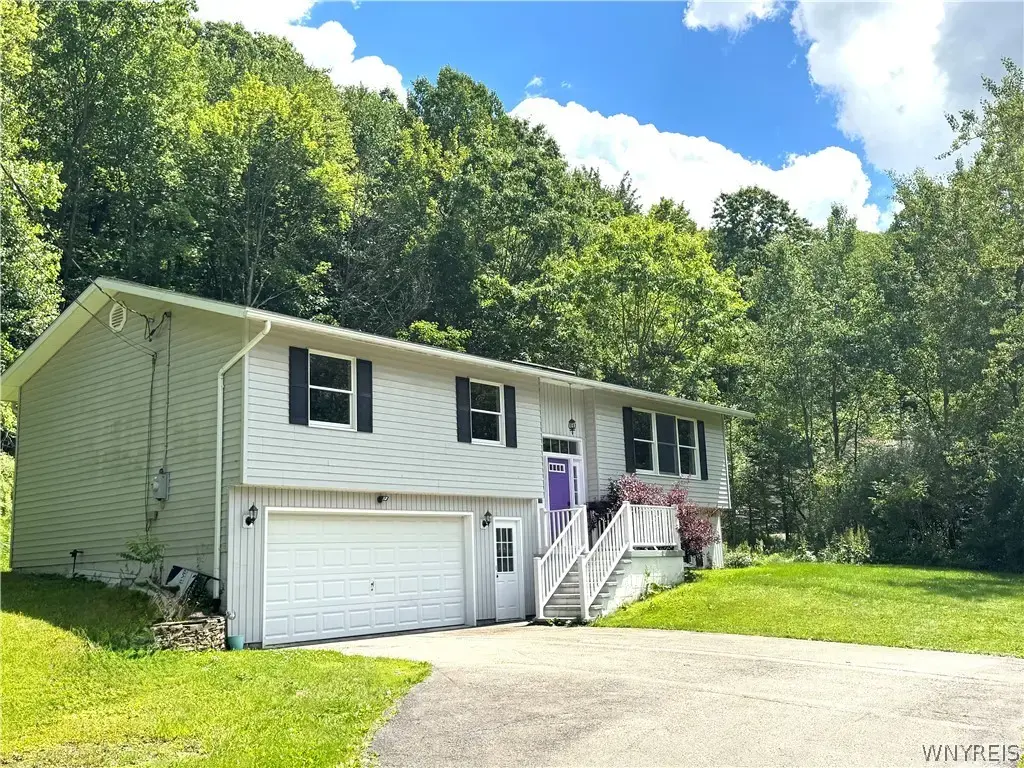 1111 Sherlock Hollow Road, Hinsdale