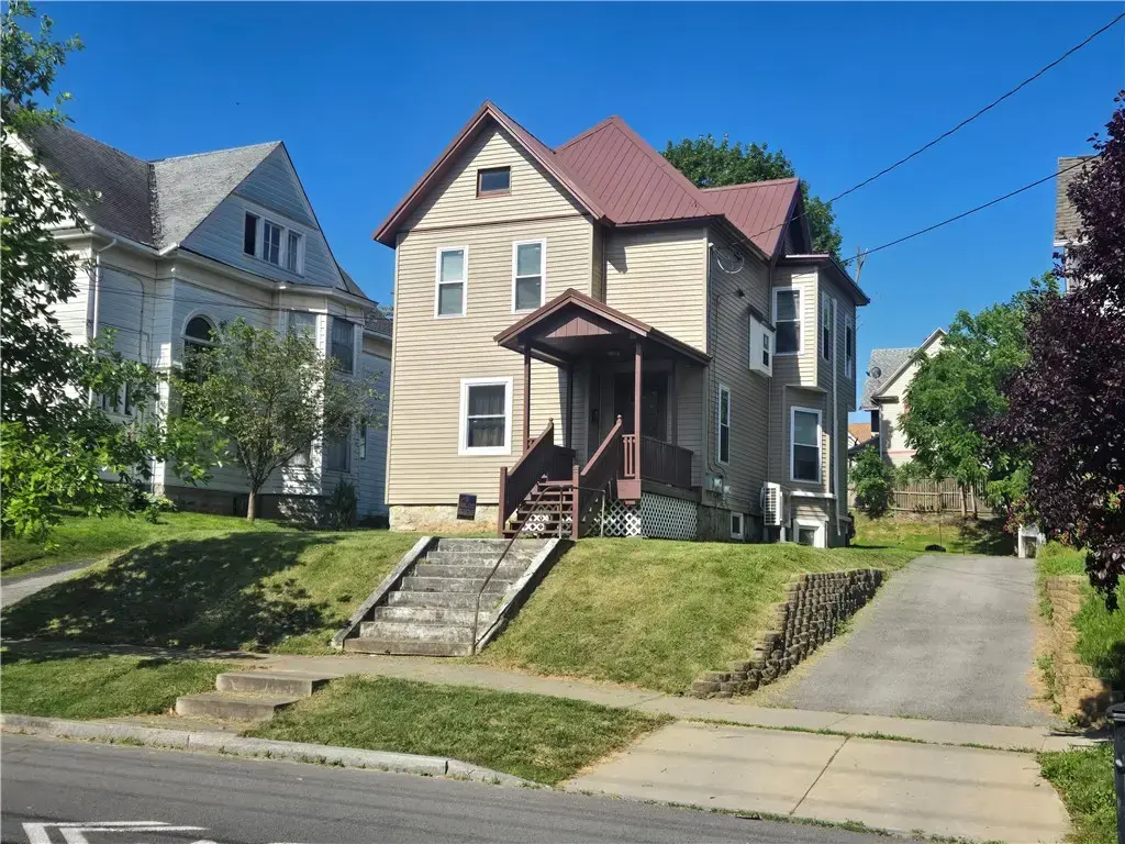 27 N Genesee Street, Geneva City