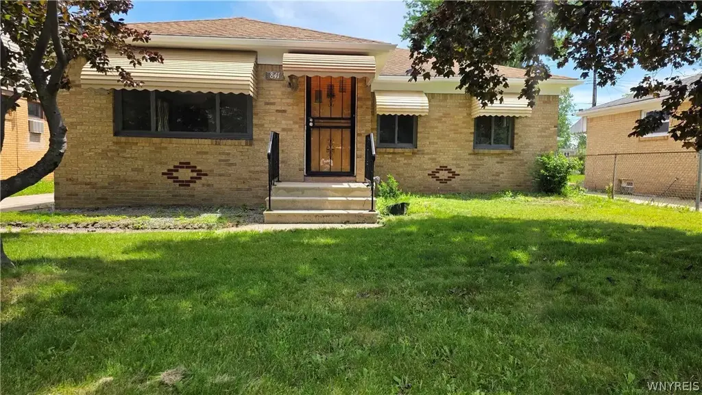 841 George Urban Boulevard, Cheektowaga