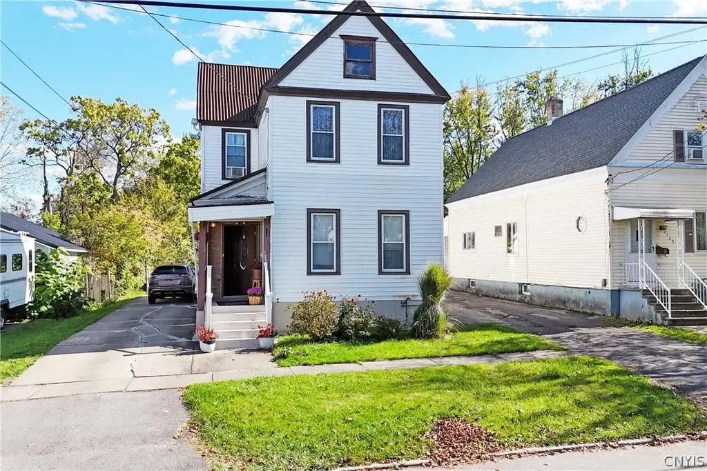 1123 Leeds Street, Utica