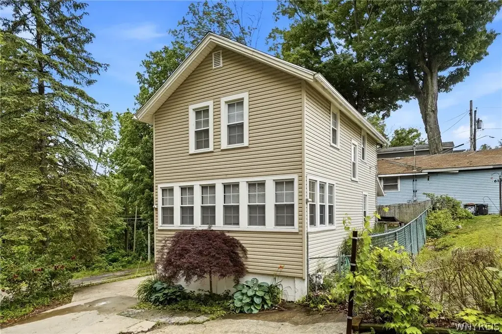 629 Seymour, Evans