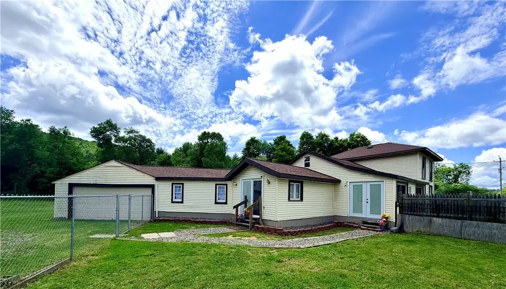 109 Fairview Road, Erin