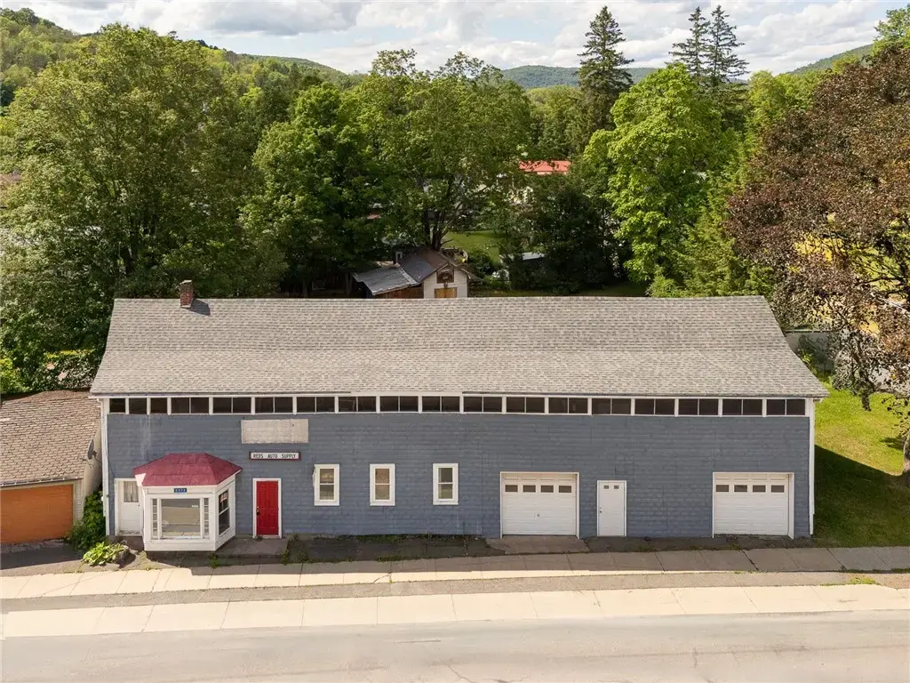 5572 Washington Street, Prattsville