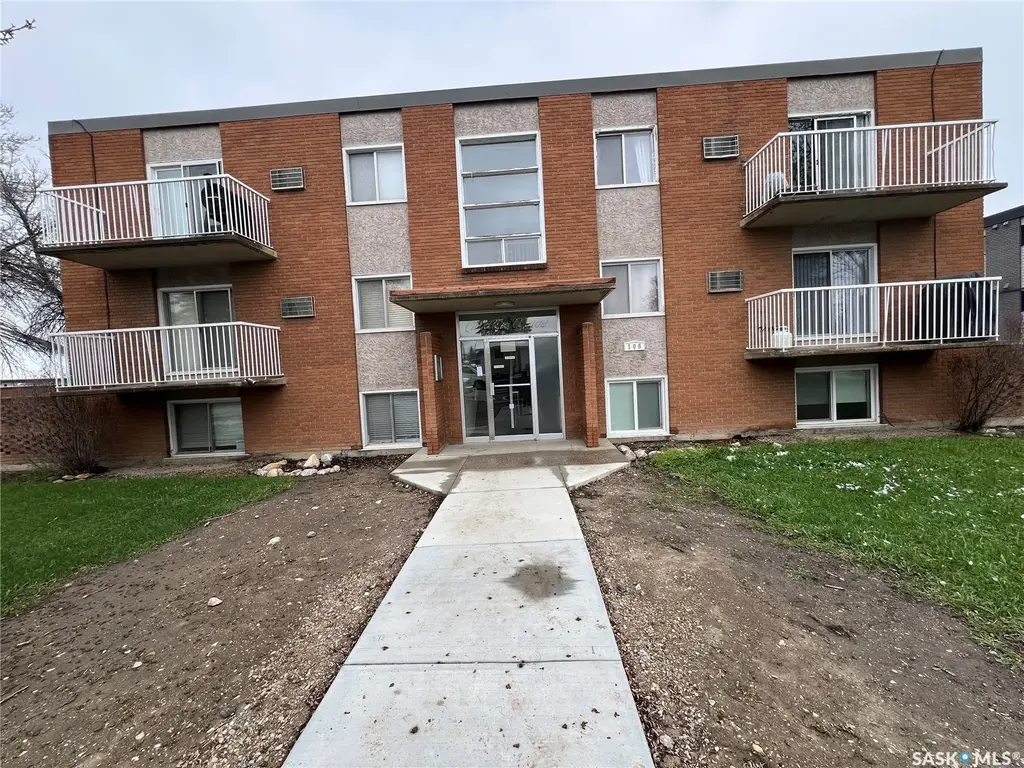 106 104th Street W 25, Saskatoon