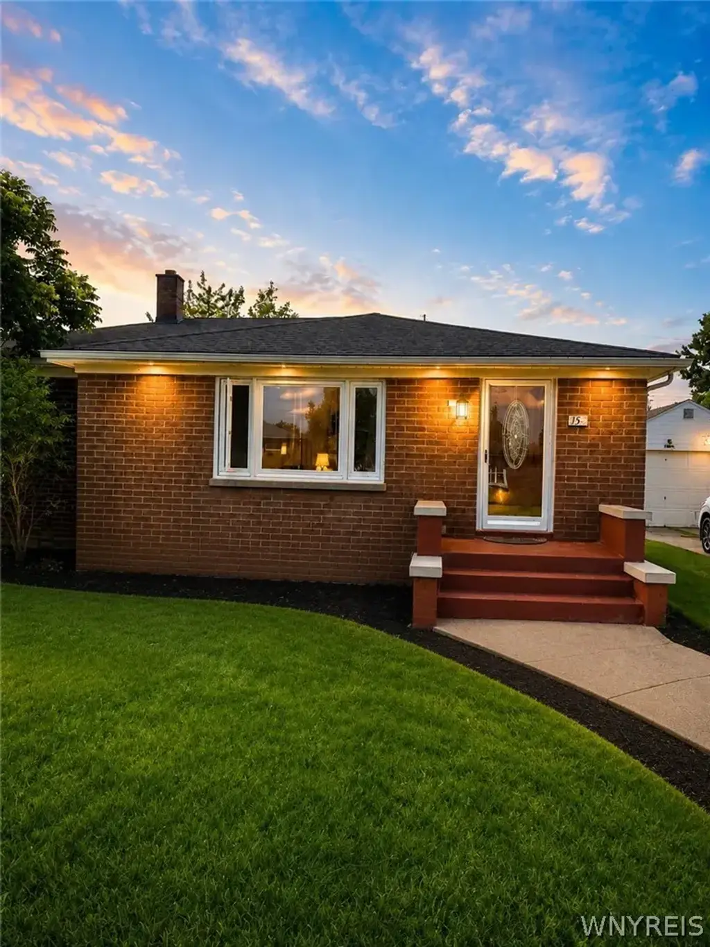 150 Carmen Road, Amherst
