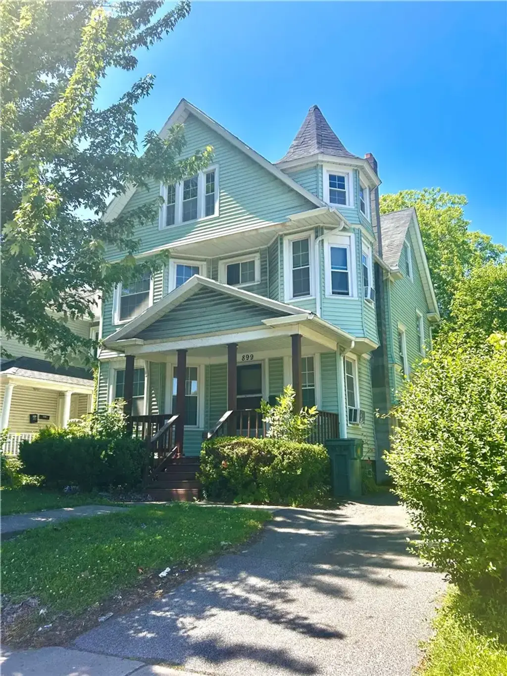 899 Genesee Street, Rochester