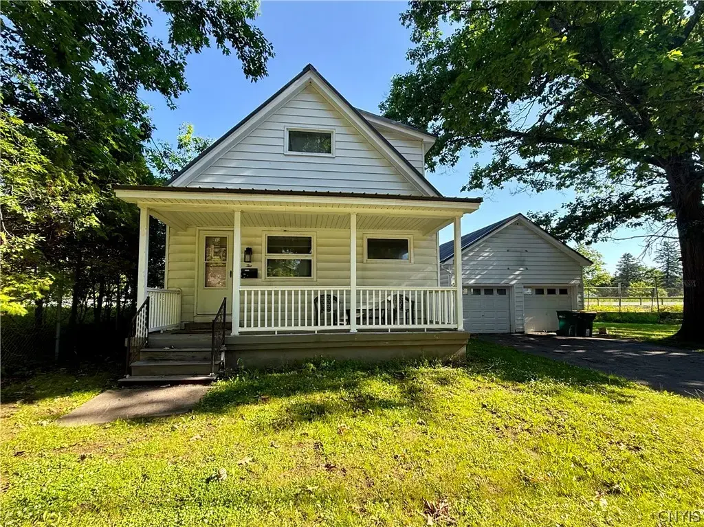 2 Phelps Avenue, New Hartford