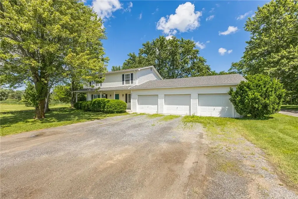 2891 State Route 444, East Bloomfield