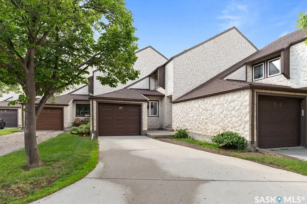 24 Cannington Mews, Regina