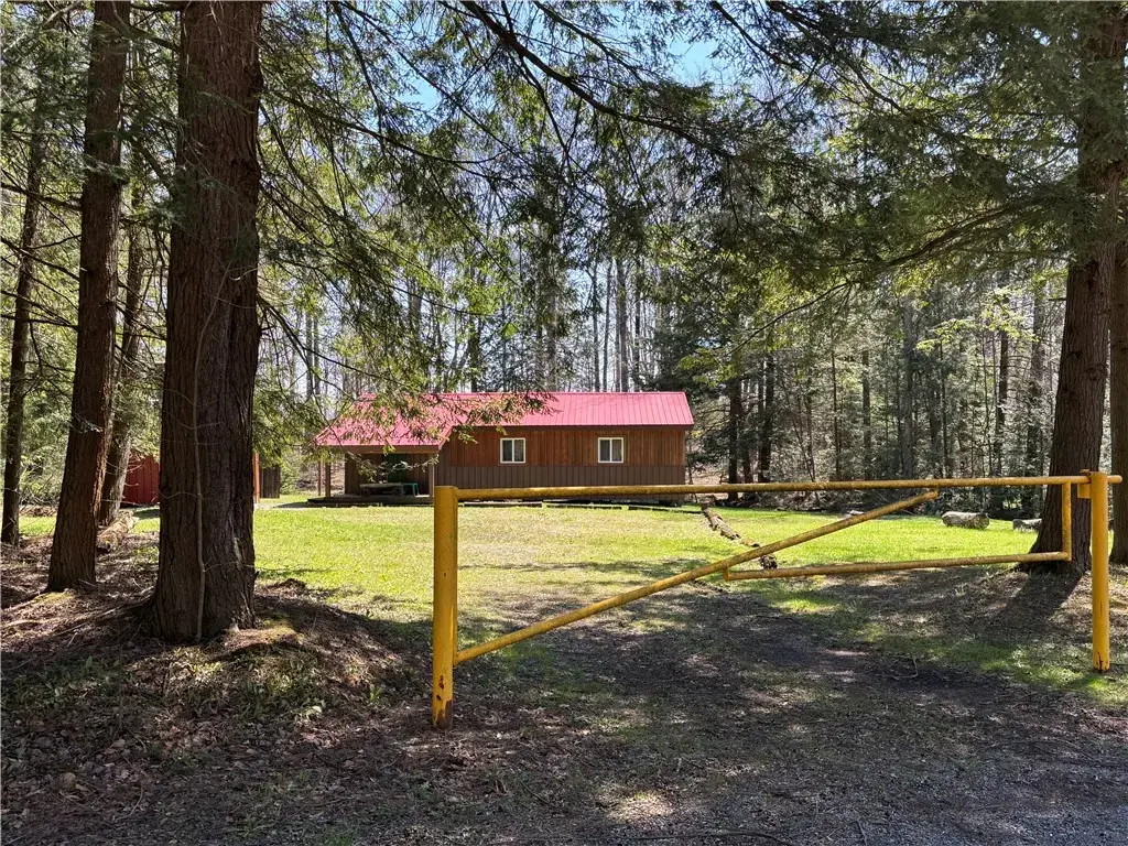 5274 Sackett Road, Highland Twp