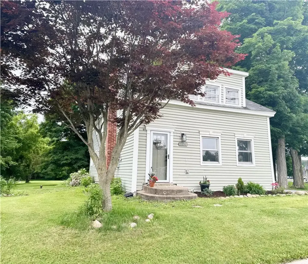 304 E Main Street, Elbridge