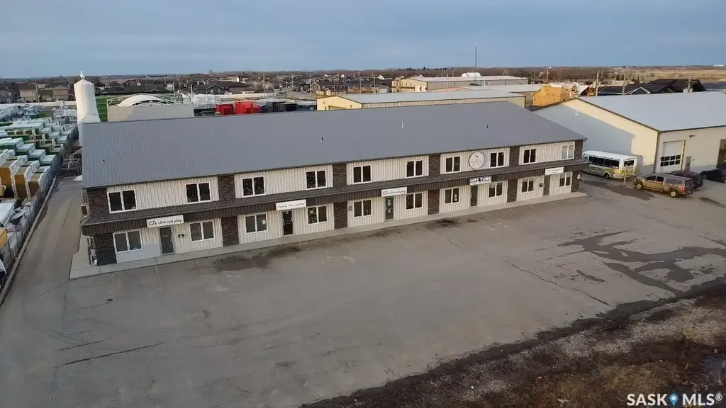 619 Railway Street, Warman
