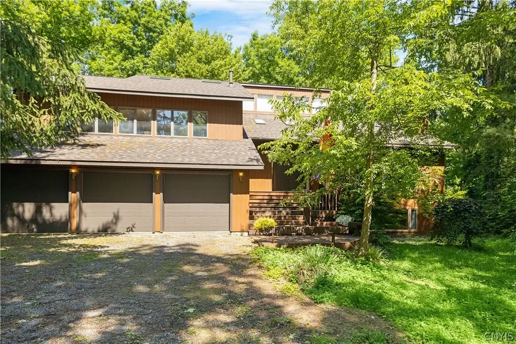 7936 Halite Course, Manlius