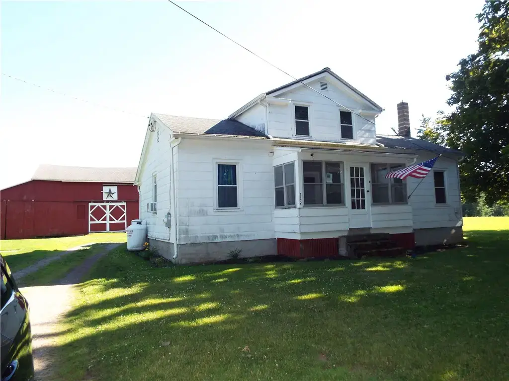 6136 Joy Road, Sodus