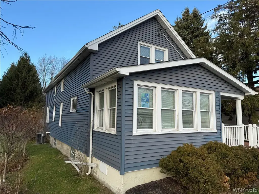 3686 Seneca Street, West Seneca