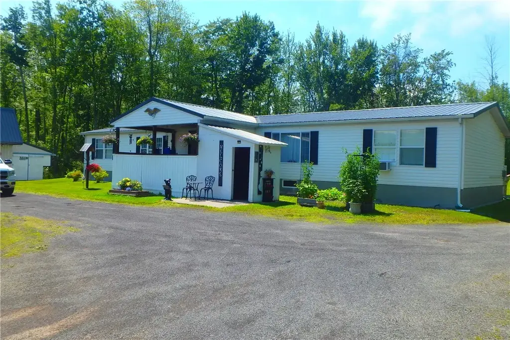 10854 Duck Lake Road, Conquest