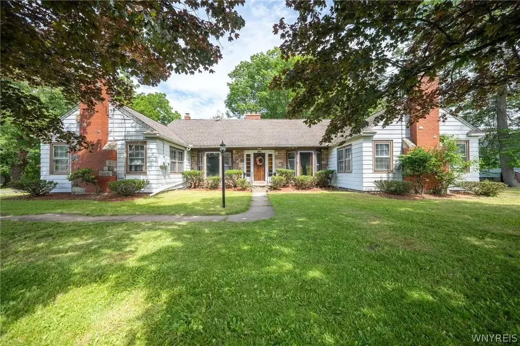 260 S Forest Road, Amherst
