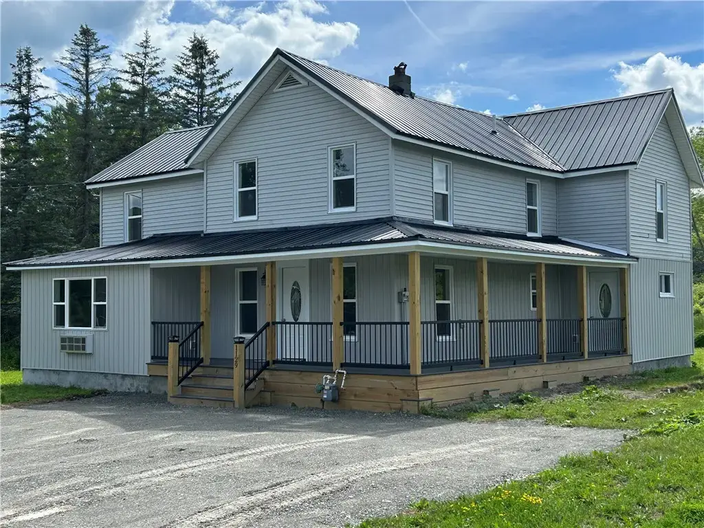 1129 County Road 19, Dix