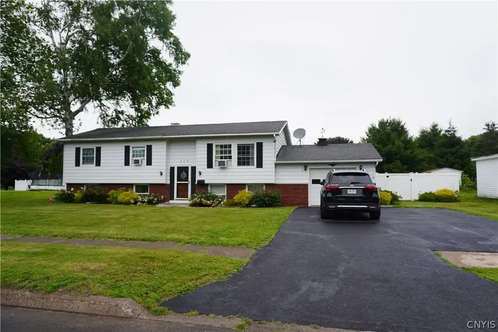 309 Walnut Street, Oswego