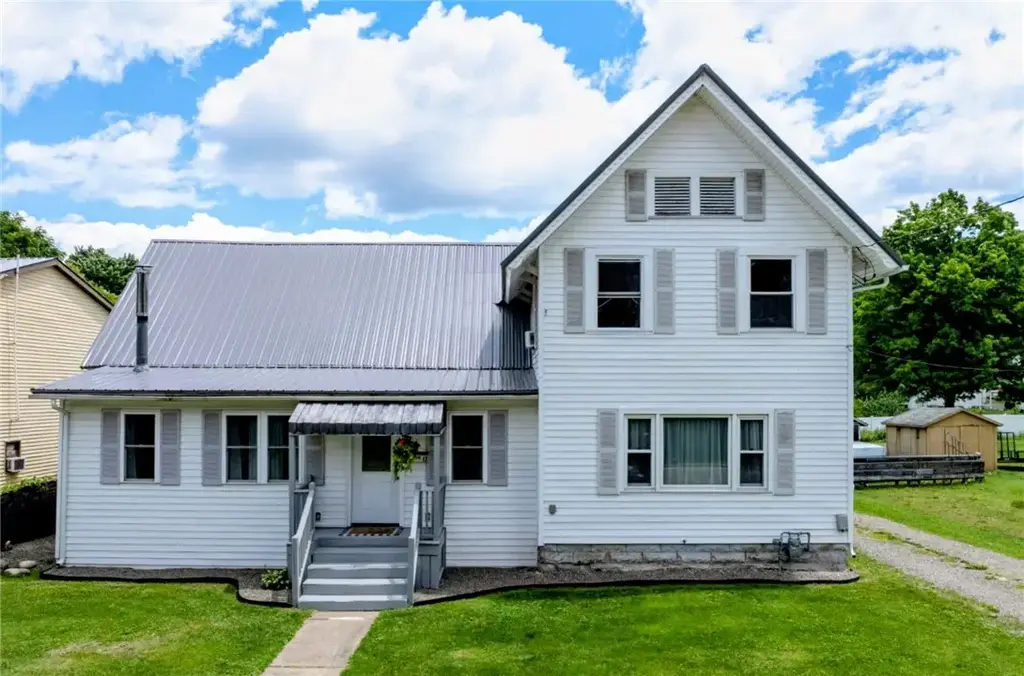 12 Farnham Street, Addison