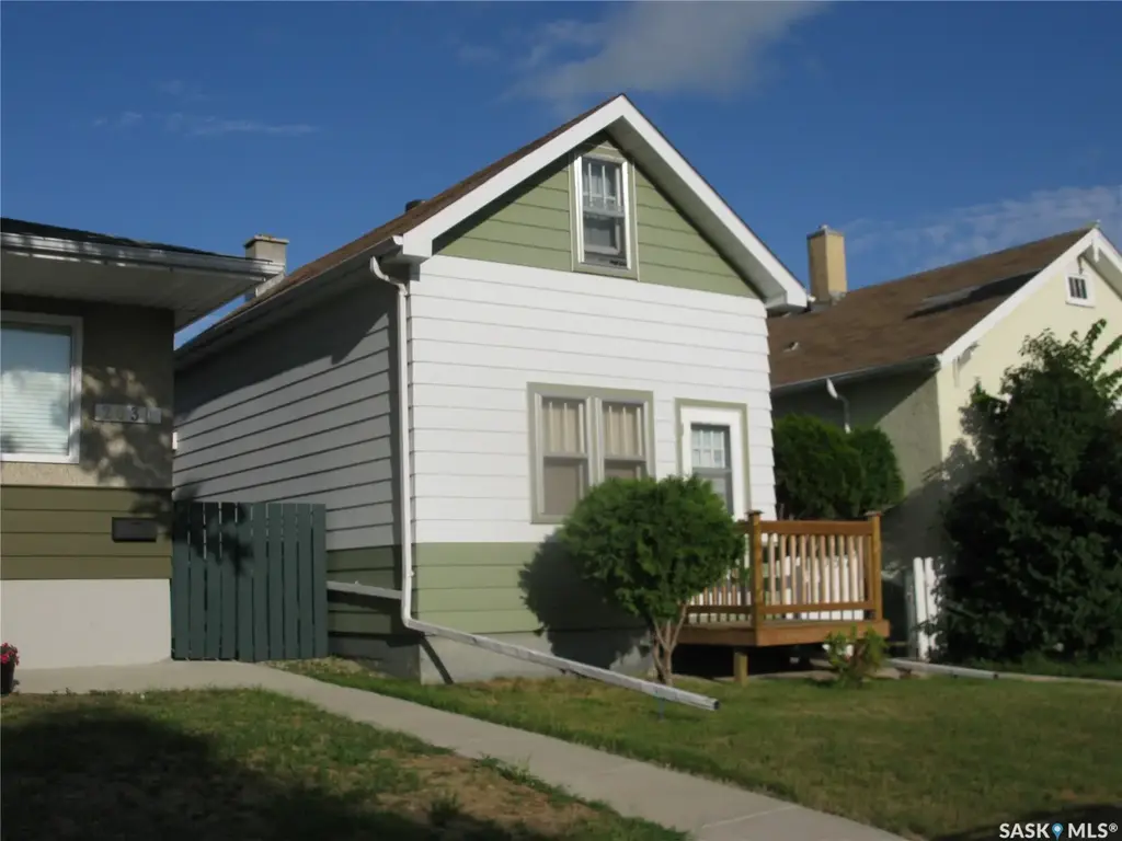 2037 Reynolds Street, Regina
