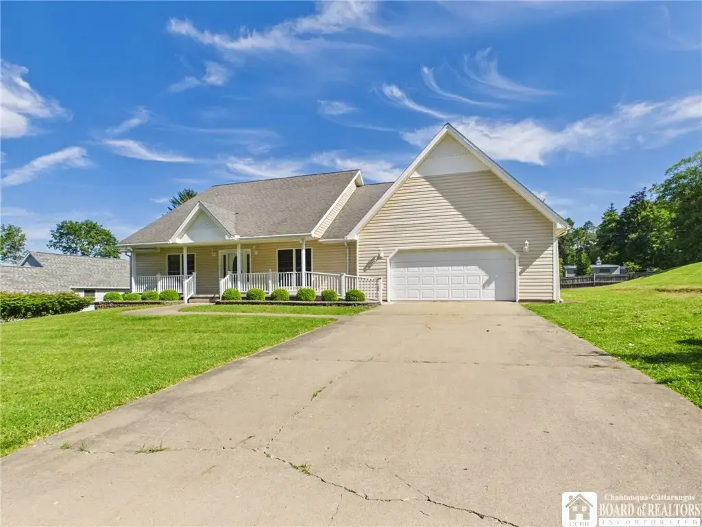 2 Woodview Court, Olean