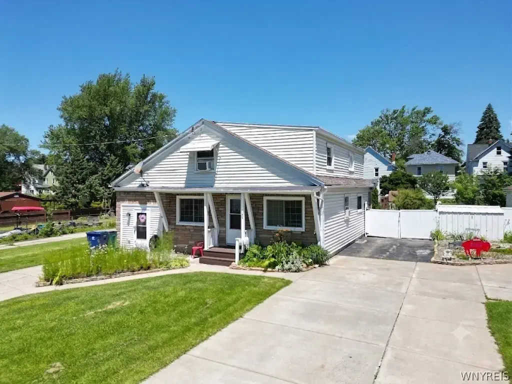102 Dorrance Avenue, Buffalo